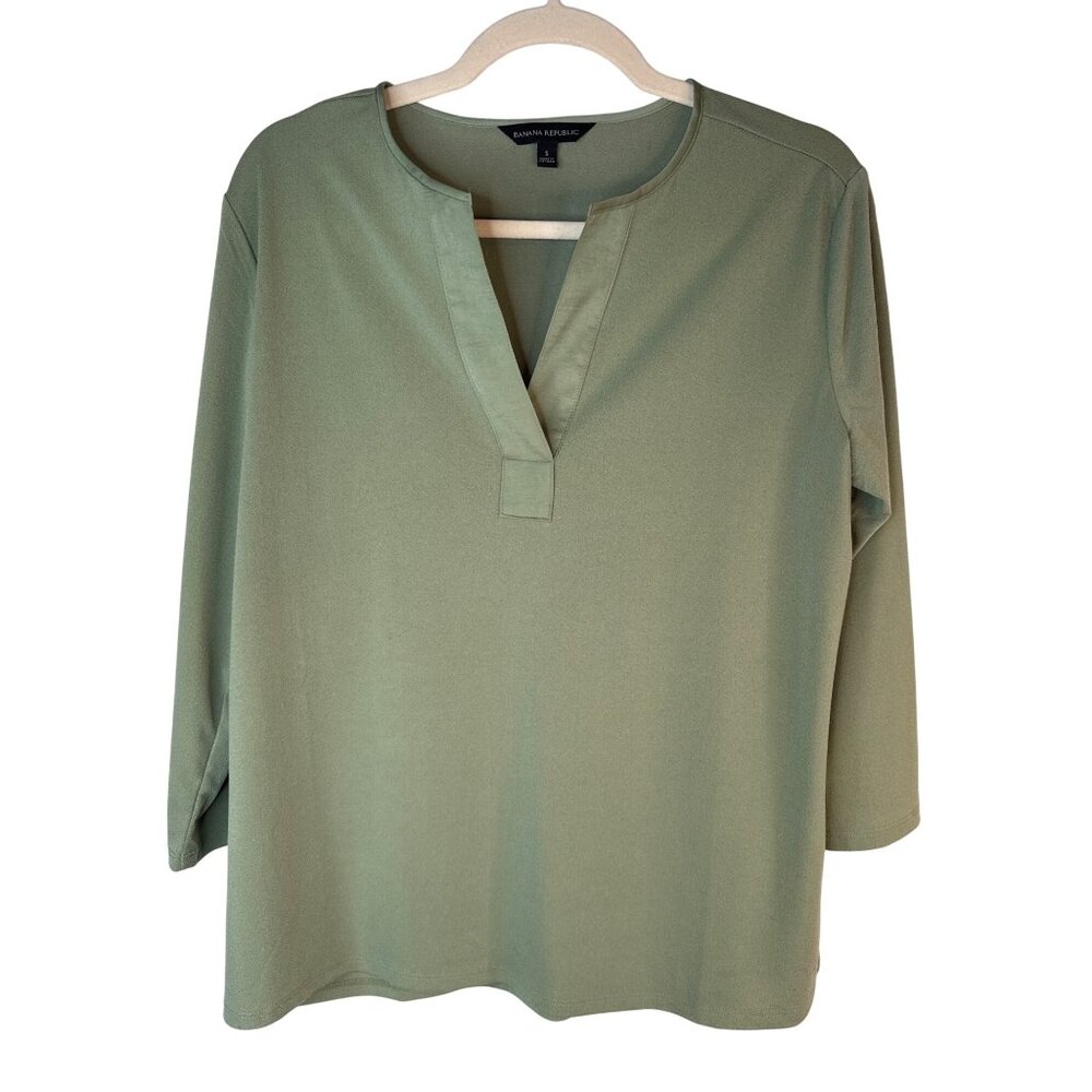 2/$30 Banana Republic Small Womens Sage Green V-Neck 3/4 Sleeve Blouse